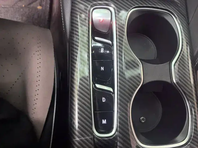 Buick Envision Plus — Фото автомобиля 15