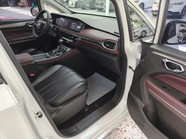 GAC Trumpchi M6 — Фото автомобиля 8