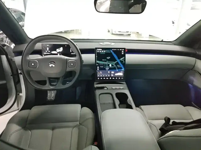 Nio ET5 — Фото автомобиля 5