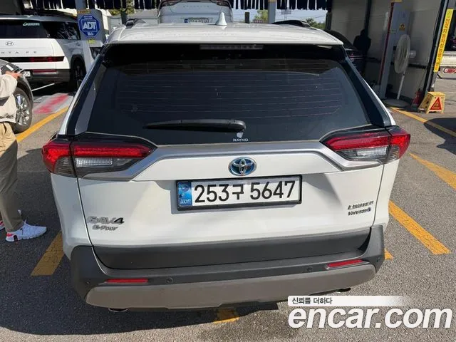 Toyota RAV4 5th Gen — Фото автомобиля 2