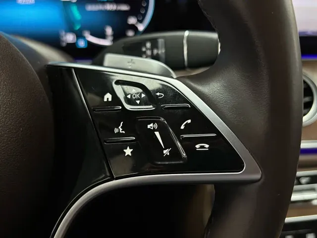 Mercedes-Benz E-Class — Фото автомобиля 25