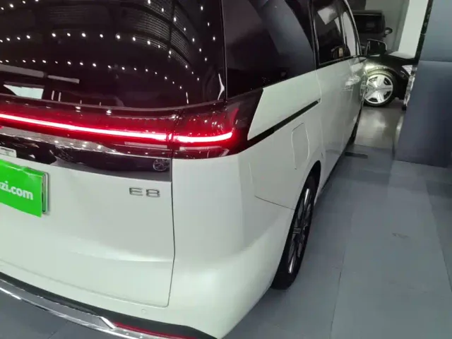 GAC Trumpchi E8 — Фото автомобиля 7