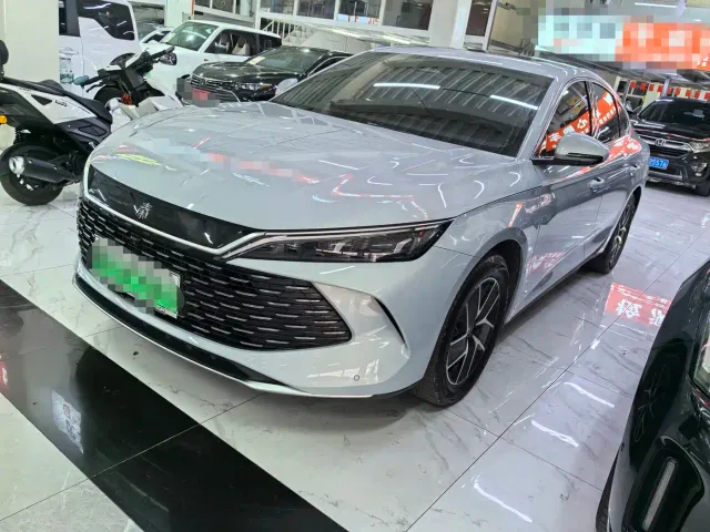 Фотография автомобиля — BYD Qin L