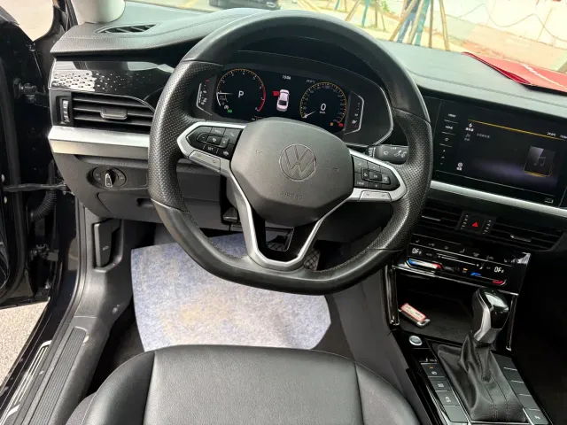 Volkswagen Passat — Фото автомобиля 5