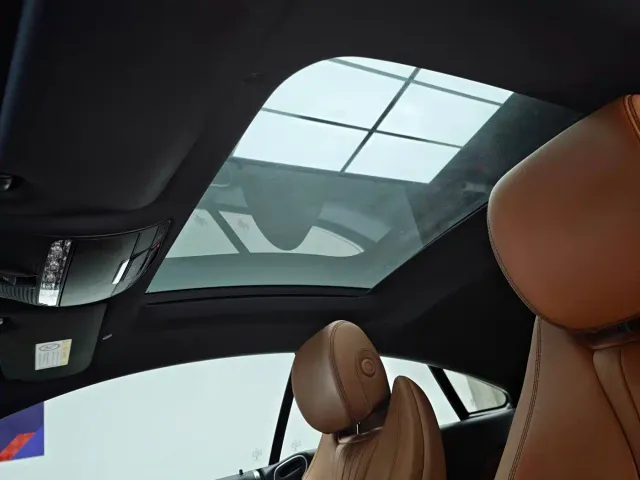 Mercedes-Benz E-Class — Фото автомобиля 14