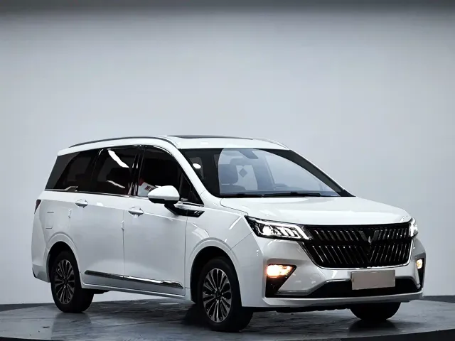 Wuling Jiachen — Фото автомобиля 4