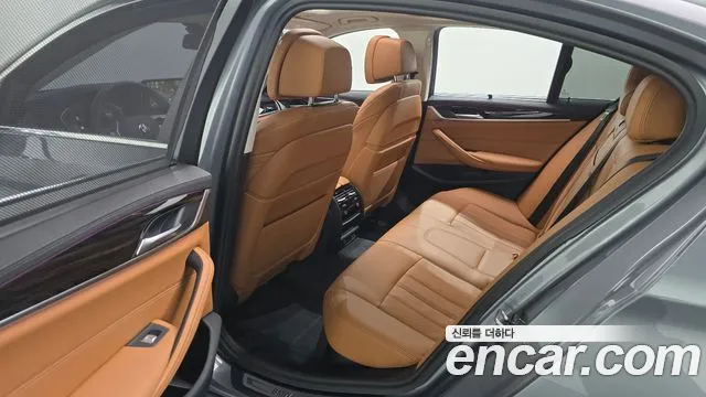 BMW 5 Series G30 — Фото автомобиля 18