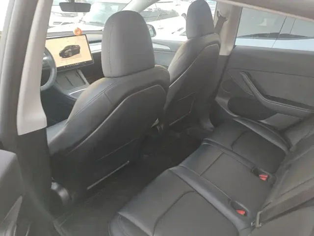 Tesla Model Y — Фото автомобиля 14