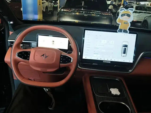 Dongfeng eπ 008 — Фото автомобиля 9