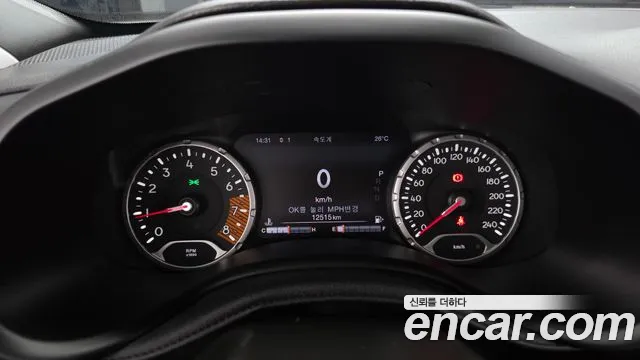 Jeep Renegade — Фото автомобиля 8