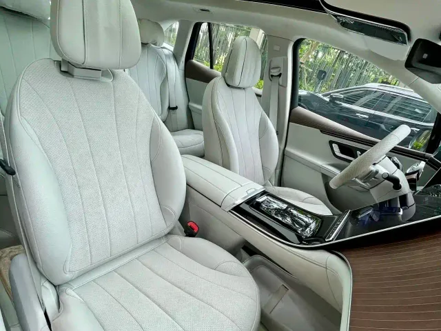 Mercedes-Benz EQE SUV — Фото автомобиля 14