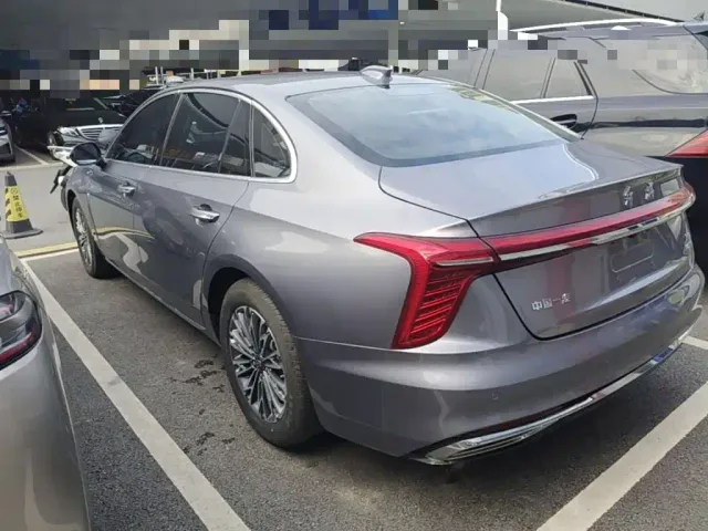 Hongqi H5 — Фото автомобиля 4