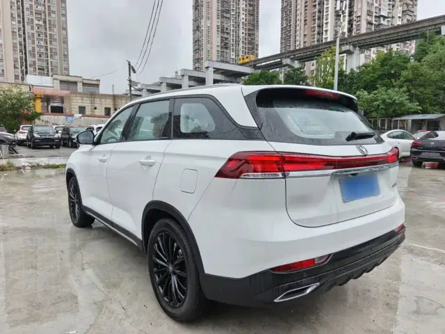 Changan CS75 — Фото автомобиля 4