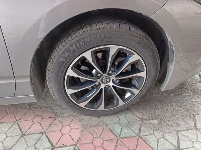 Toyota Avalon — Фото автомобиля 8