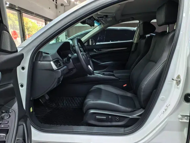Honda Accord — Фото автомобиля 18