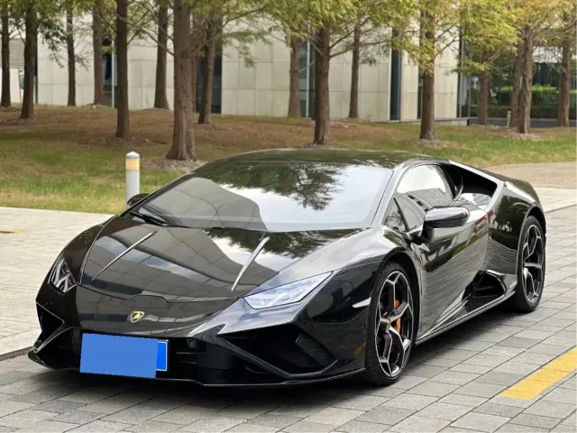 Фотография автомобиля — Lamborghini Huracan