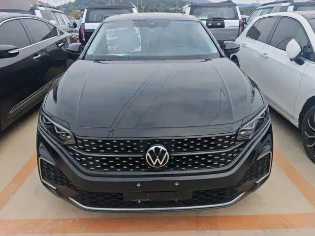 Volkswagen Passat — Фото автомобиля 2