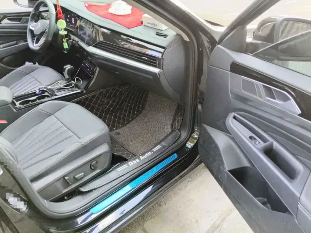 Volkswagen Passat — Фото автомобиля 12