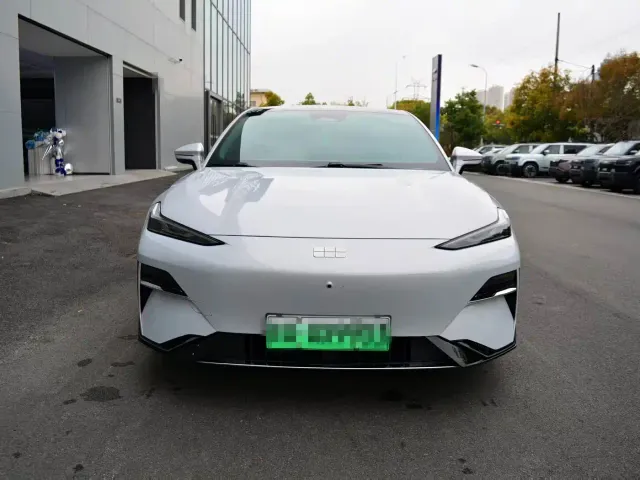Geely Galaxy E8 — Фото автомобиля 2