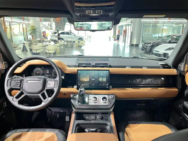 Land Rover Defender — Фото автомобиля 5