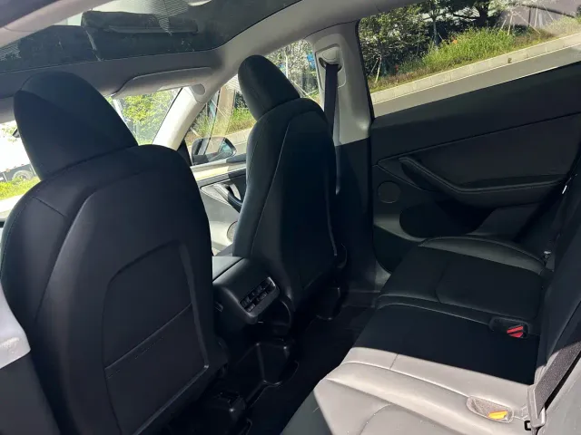 Tesla Model Y — Фото автомобиля 5