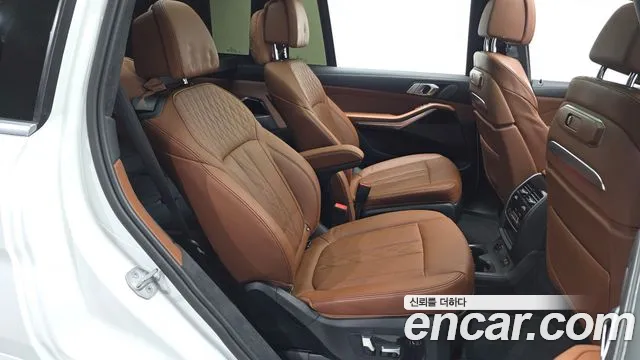 BMW X7 — Фото автомобиля 11