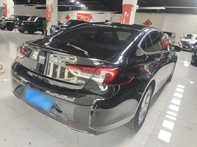 Buick Regal — Фото автомобиля 6