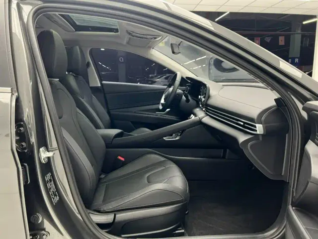 Hyundai Elantra — Фото автомобиля 19
