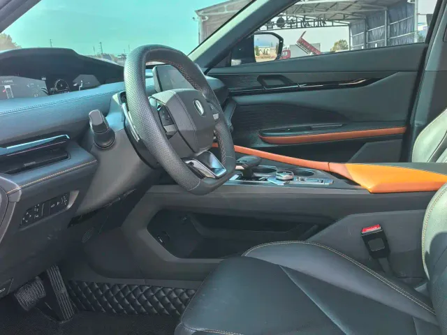 Changan Changan UNI-V 2022 1.5T Premium Model — Фото автомобиля 4