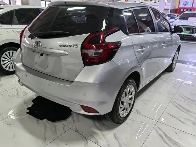 Toyota Vios FS — Фото автомобиля 6
