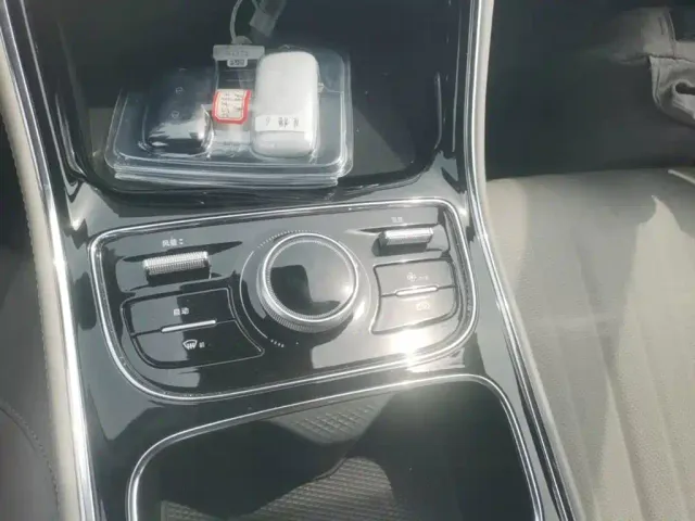 Geely Galaxy Stellar 6 — Фото автомобиля 9
