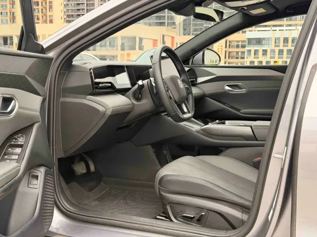 BYD Qin L — Фото автомобиля 7