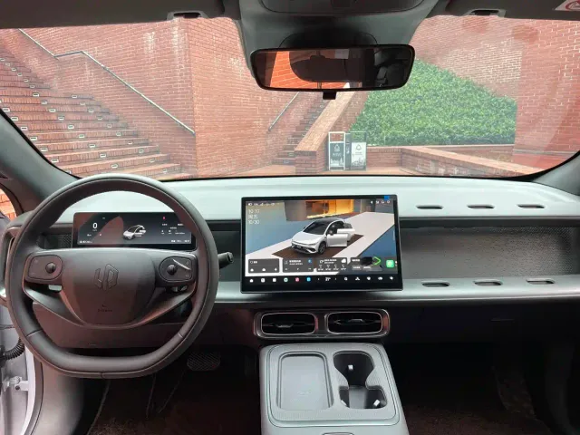 Leapmotor Lafa 5 — Фото автомобиля 5