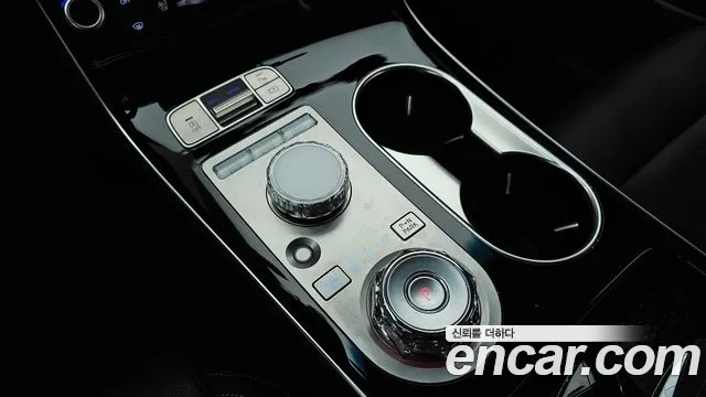 Genesis GV70 2.5T Бензин 2WD — Фото автомобиля 8