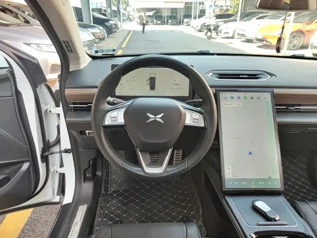 Xpeng P5 — Фото автомобиля 10