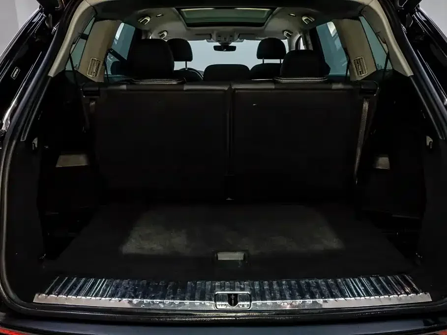 Audi Audi Q6 2024 40 TFSI quattro Cloud View Yulin Package 7-seater — Фото автомобиля 6