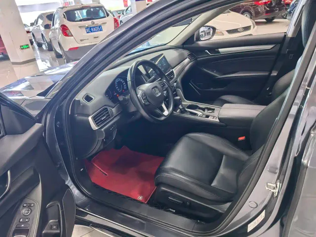 Honda Accord — Фото автомобиля 7