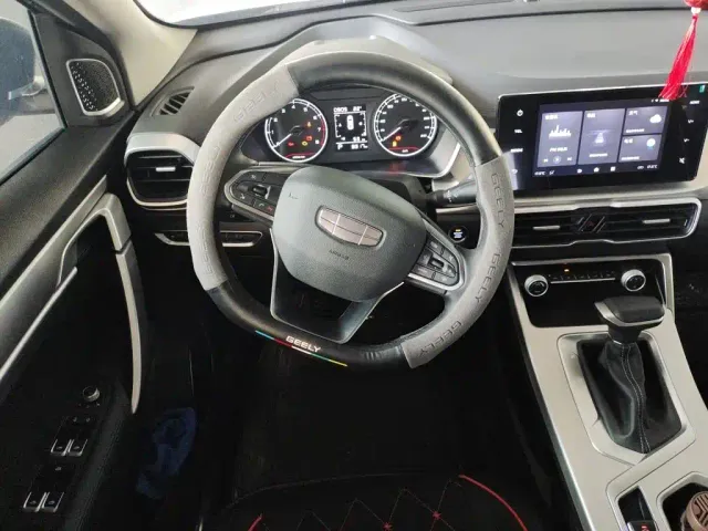 Geely Binyue — Фото автомобиля 13