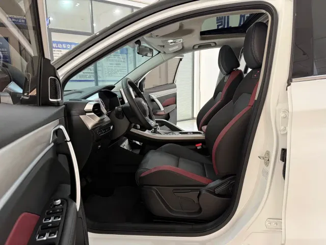 Geely Binyue — Фото автомобиля 9