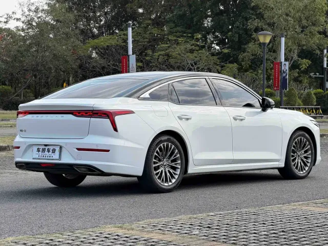 Bestune B70 — Фото автомобиля 8