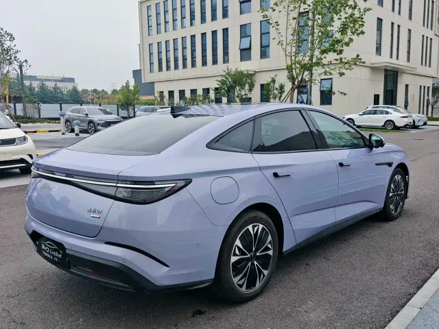 BYD Seal 07 EV 2026 Model 705 Flagship — Фото автомобиля 9