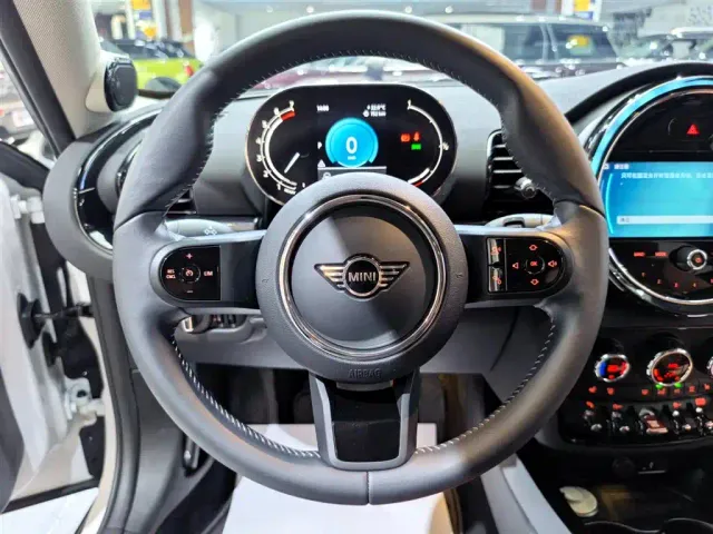 MINI Clubman — Фото автомобиля 8