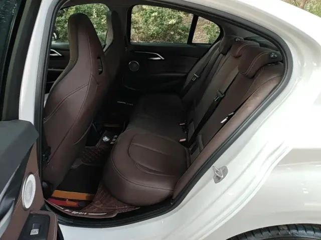 BMW 1 Series — Фото автомобиля 16