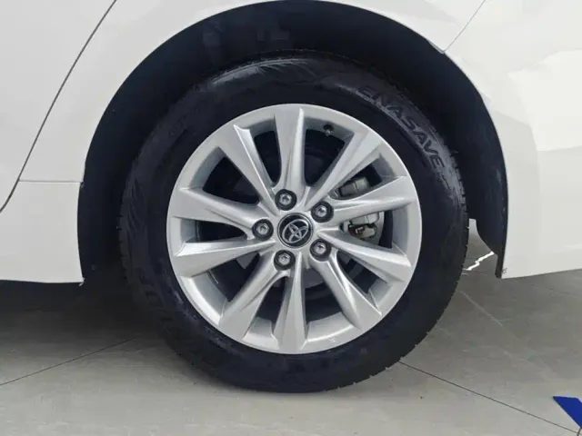 Toyota Corolla — Фото автомобиля 6