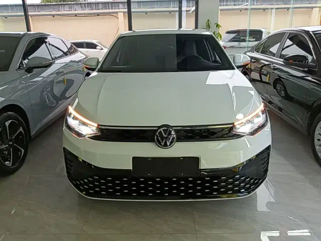 Volkswagen Lavida — Фото автомобиля 2