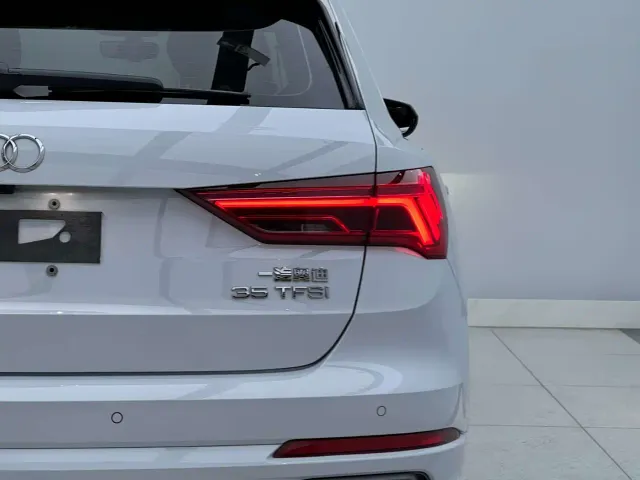 Audi Q3 — Фото автомобиля 5