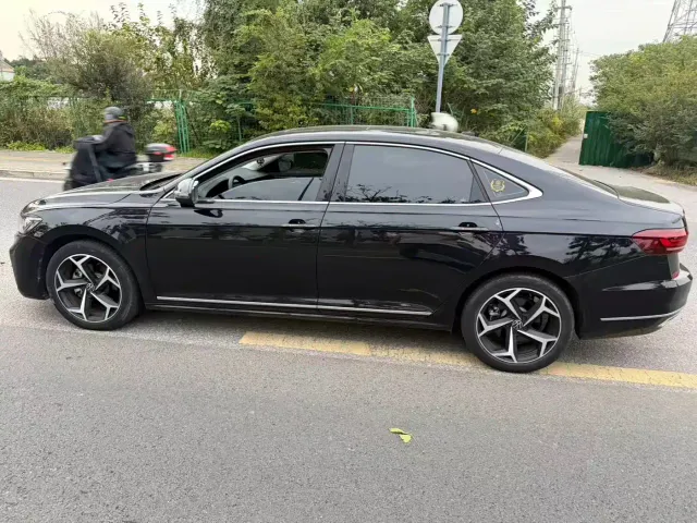 Volkswagen Passat — Фото автомобиля 9
