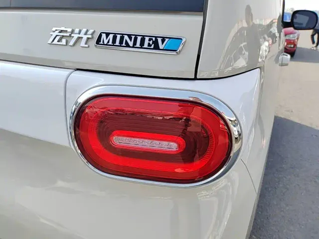 Wuling Hongguang Mini EV — Фото автомобиля 7