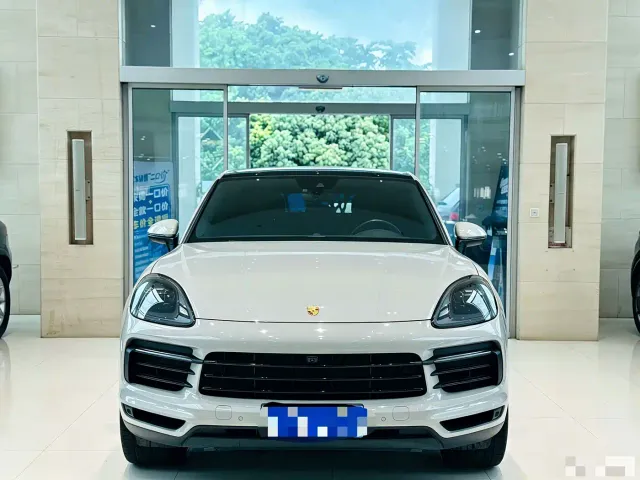 Porsche Cayenne — Фото автомобиля 2