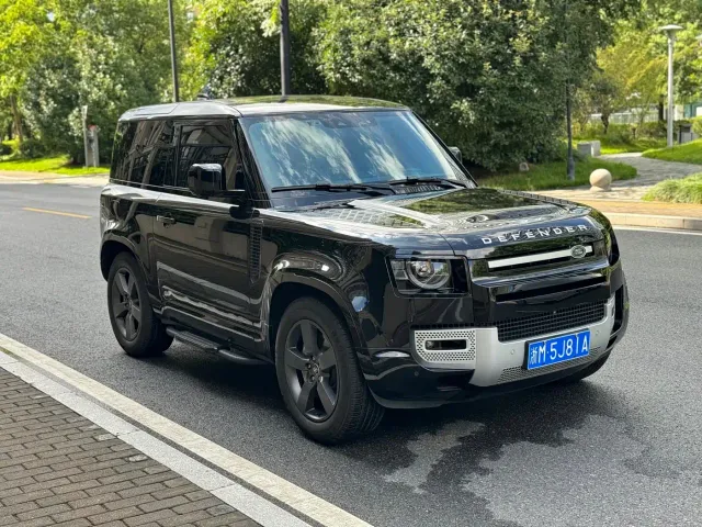 Land Rover Defender — Фото автомобиля 2